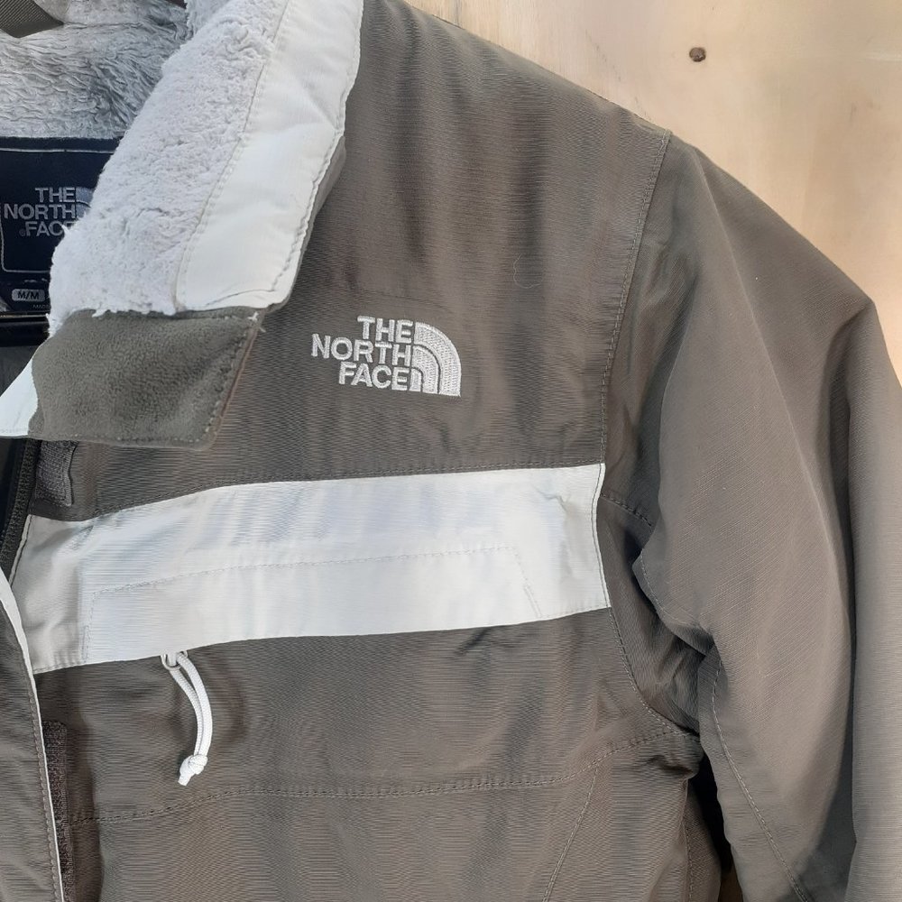 Women's The North Face HyVent Jacket Green and White (Missing Hood) - Med - Picture 3 of 12